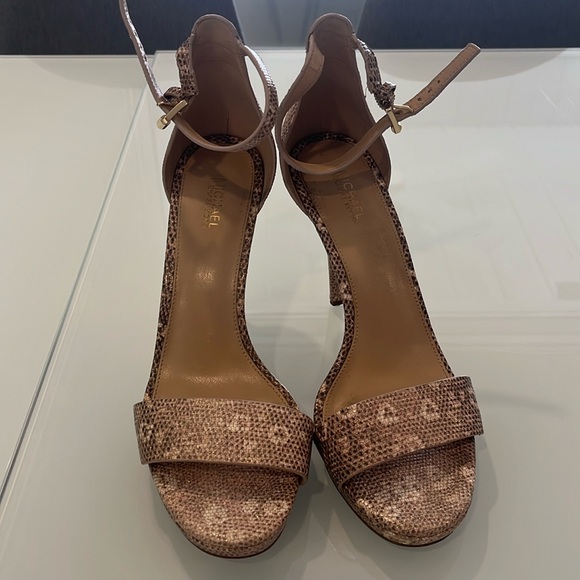 MICHAEL KORS light sparkly DETAIL SANDALS - Picture 3 of 4